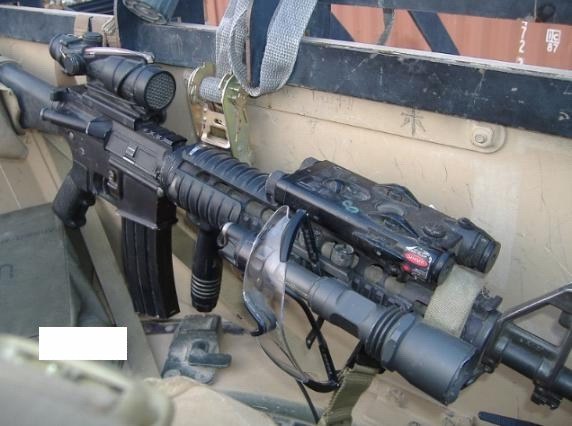 M961 Weaponlight CREE LED w/ QD Thumbscrew Mount